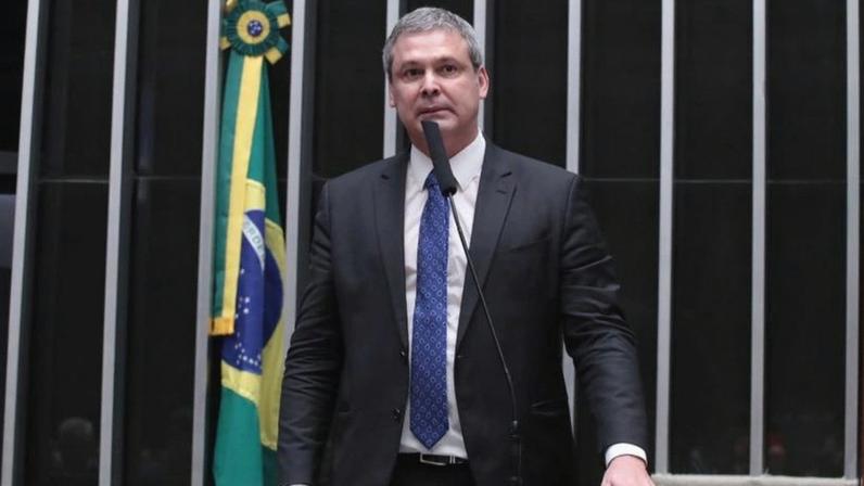 Lindbergh formalizou o pedido às autoridades policiais brasileiras e internacionais em maio de 2026