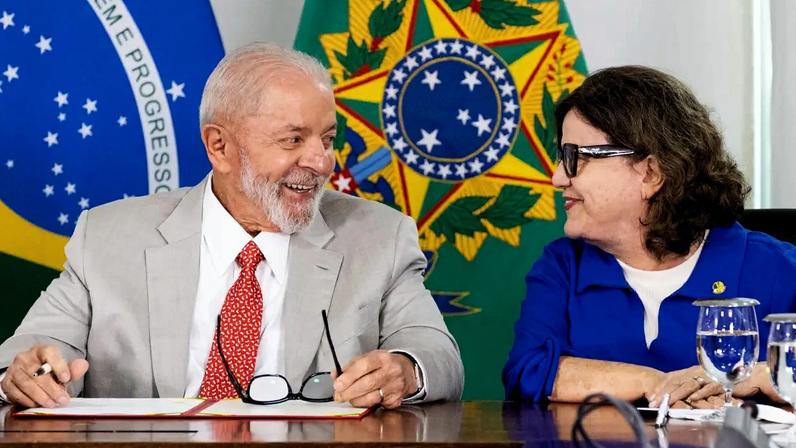Lula e Teresa Leitão