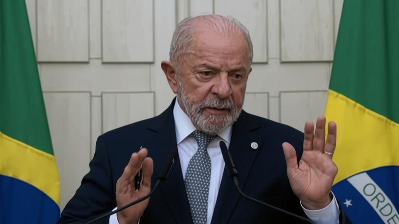 O presidente Luiz Inácio Lula da Silva (PT) durante coletiva de imprensa em Genebra, na Suíça