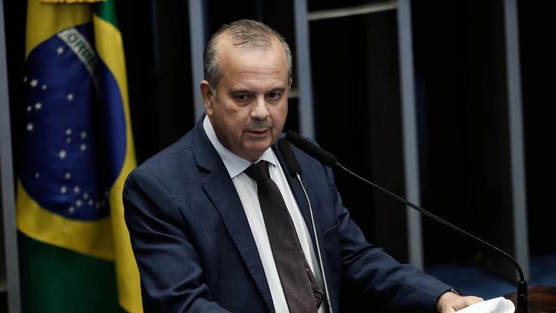 O senador Rogério Marinho (PL-RN), coordenador de campanha de Flávio Bolsonaro, aciona AGU contra suposta fake news de aliados do presidente Lula sobre o fim da 6x1