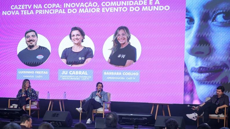 Integrantes da CazéTV falam durante a SPIW 2026.