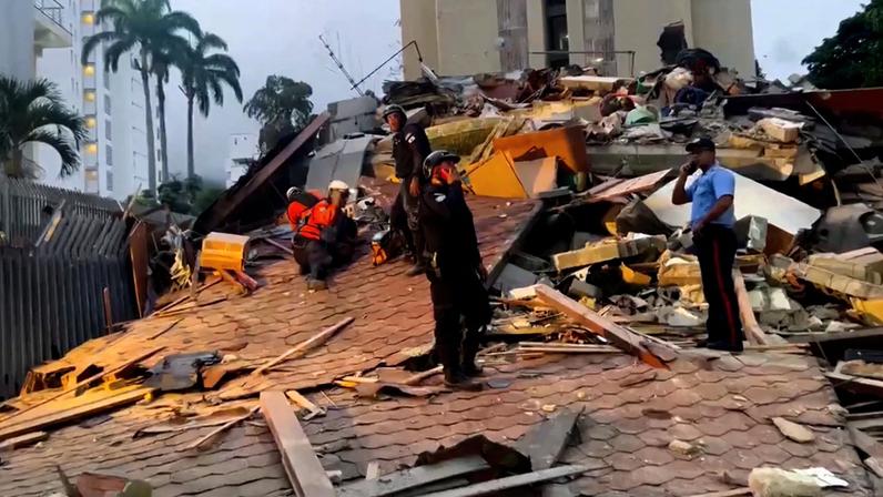 Terremotos de magnitude 7,1 e 7,5 causaram o desabamento de prédios em Caracas, na Venezuela