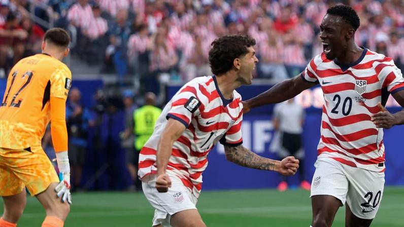 Jogadores dos Estados Unidos na estreia da seleção americana na Copa do Mundo de Futebol Masculino 2026.