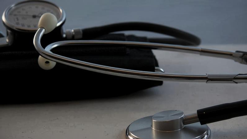 Lula assina MP que vincula exercício da medicina à aprovação no Enamed