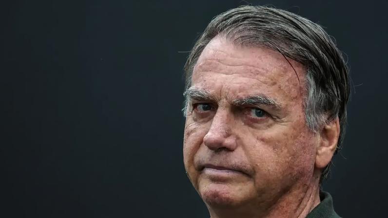 Moraes autoriza que Bolsonaro preste depoimento sobre arma apreendida pela Polícia Civil