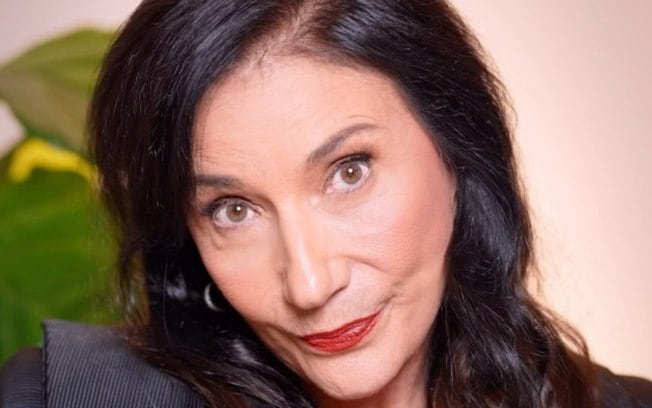 Zizi Possi critica nova geração da música brasileira