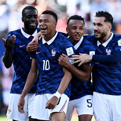 França vence Senegal na estreia da Copa com Mbappé em destaque
