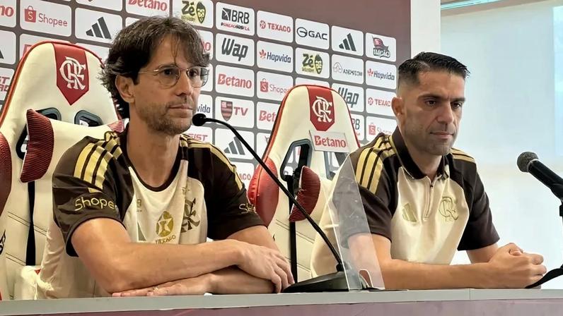 Marcelo Salazar é apresentado por diretor de base do Flamengo