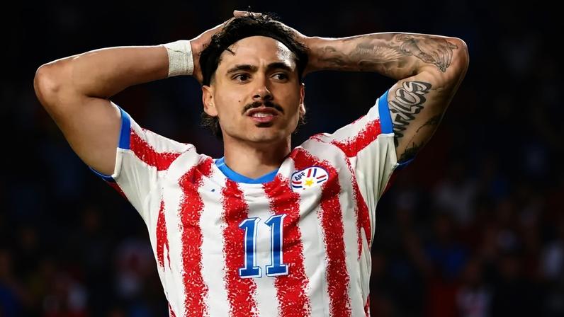 Mauricio, do Palmeiras, lamenta chance perdida pelo Paraguai