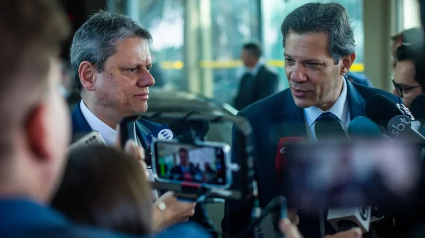 Para aumentar as chances de fechar a eleição 2026 ainda no primeiro turno, Tarcísio precisa conseguir convencer os adversários eleitorais a apoiá-lo — o que oficialmente ainda não ocorreu. (Foto: Diogo Zacarias/Ministério da Fazenda)