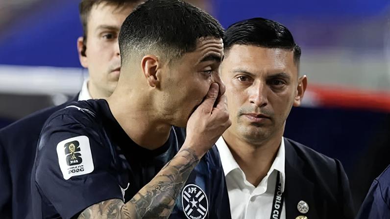 Almirón foi expulso por tapar a boca e proferir ofensa a adversário em Paraguai x Turquia