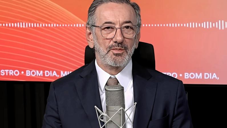 Ministro afirma que tarifaço deve ser tratado como pauta comercial