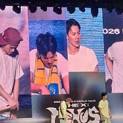 Monsta X fala português e emociona fãs em show em SP
