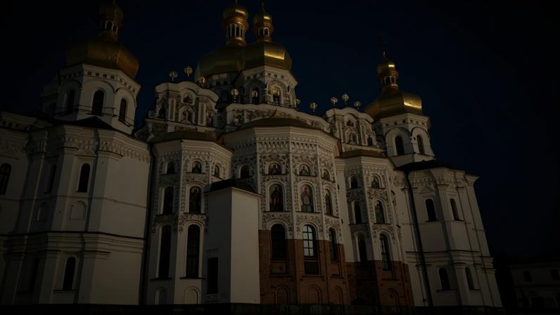 Exterior do Mosteiro das Cavernas de Kiev, na Ucrânia (Foto: Canva)