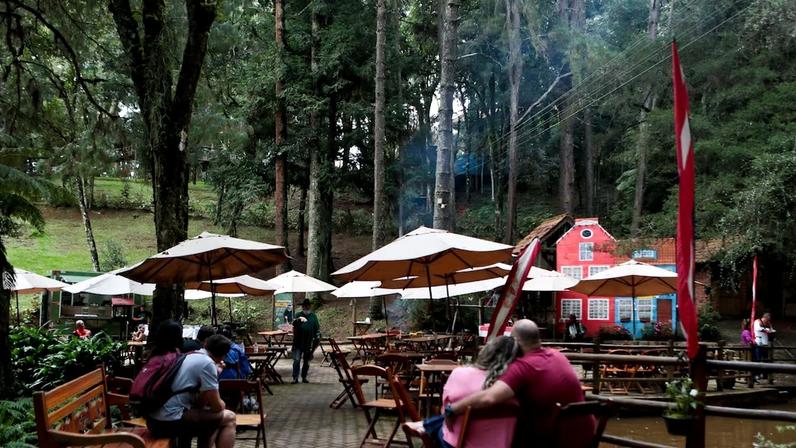 Monte Verde é famoso pelo clima frio e também pelo turismo de aventura