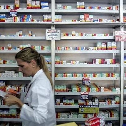 Anvisa aprova medicamento para ondas de calor da menopausa, afirma laboratório