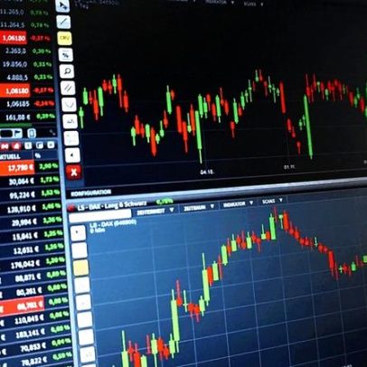 Ibovespa avança com bancos e Petrobras, queda da Vale limita ganhos