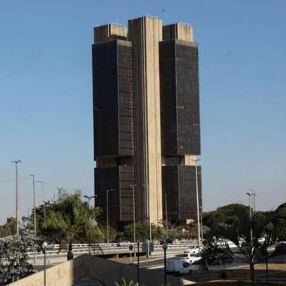 Fluxo cambial do Brasil totaliza US$ 8,196 bi em junho