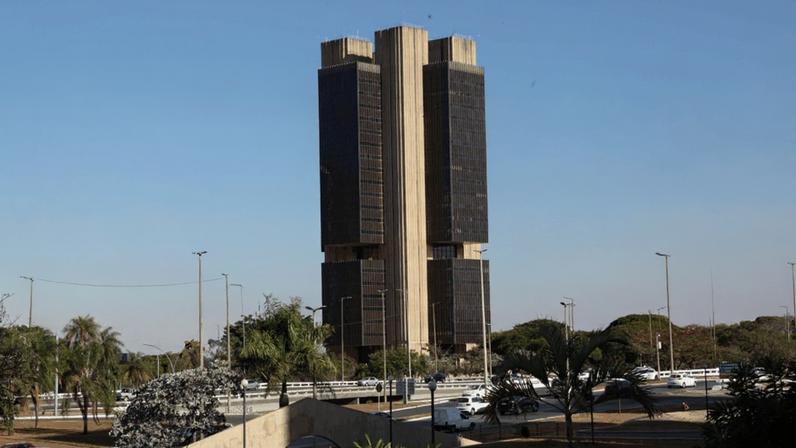 Fluxo cambial do Brasil totaliza US$ 8,196 bi em junho