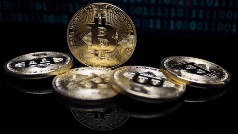 Bitcoin supera US$ 66,5 mil enquanto mercado aguarda decisão do Fed