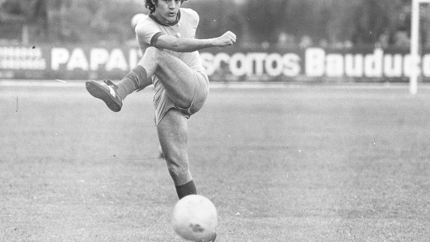 Leivinha durante treino do Palmeiras, em 1975