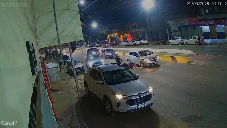 Acidente foi filmado por câmeras de segurança