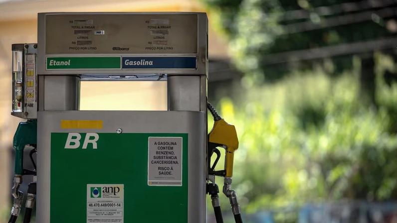 Redução está vinculada a um programa do governo destinado a compensar o restabelecimento dos impostos PIS e Cofins sobre combustíveis (Foto: Jonne Roriz/Bloomberg)
