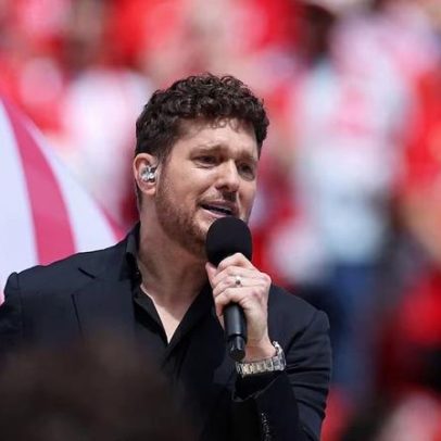 EUA e Canadá promovem aberturas irregulares da Copa; gafe, Bublé e Anitta discreta