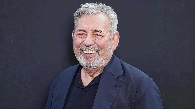 De acordo com estimativas da Forbes, o valor de mercado dos Knicks agora é de US$ 9,75 bilhões, um aumento em relação aos US$ 334 milhões de 1999, quando James Dolan assumiu a presidência do Madison Square Garden