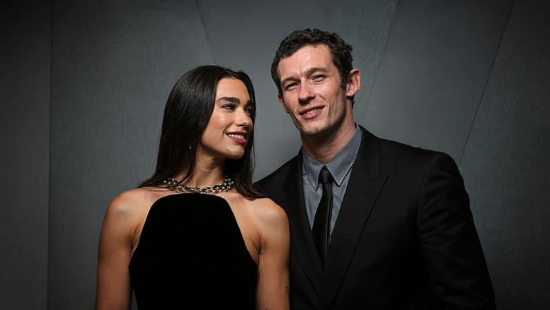Dua Lipa e Callum Turner em foto de março; casal oficializou a união