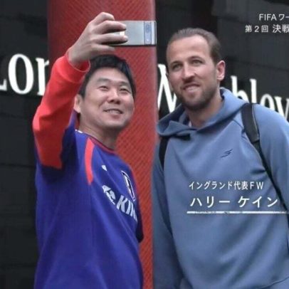 Técnico japonês ganha atenção após selfie com Harry Kane na Copa do Mundo