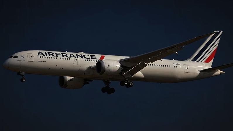 Médico pode ter contaminado passageiros em voo