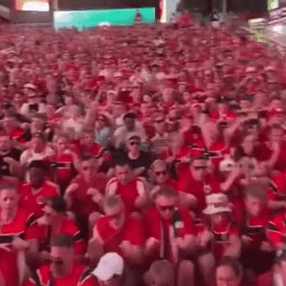 Torcida da Noruega faz coreografia viking inspirada em rival ausente da Copa