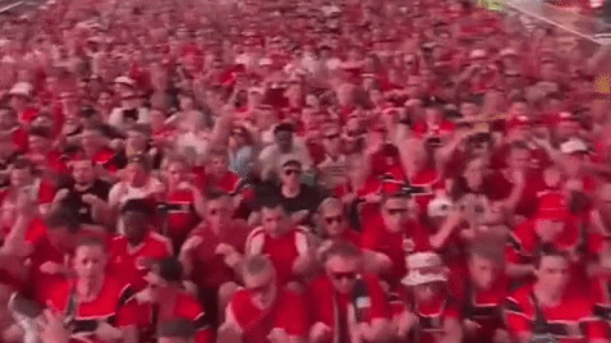 Torcida da Noruega faz coreografia viking inspirada em rival ausente da Copa