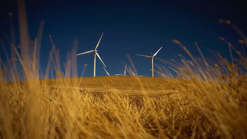 A crise energética atual deve incentivar países a buscar alternativas mais limpas, incluindo energia nuclear.
