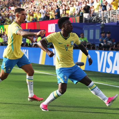 Vini Jr. marca na estreia e iguala feito de Ronaldinho Gaúcho em Copas