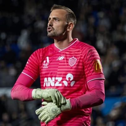 Goleiro antecipa casamento para disputar a Copa do Mundo