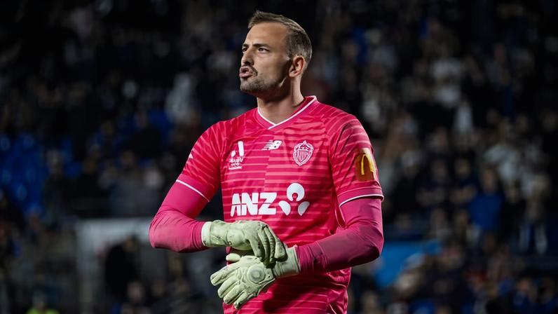 Michael Woud adiou o casamento para jogar a Copa do Mundo