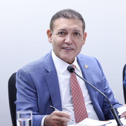 Nunes Marques suspende pesquisa que apontou queda de Flávio