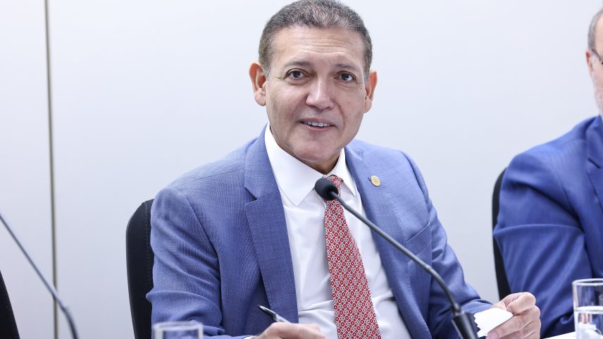 A publicação ocorreu logo após a revelação de conversas gravadas entre o parlamentar e o banqueiro Daniel Vorcaro
