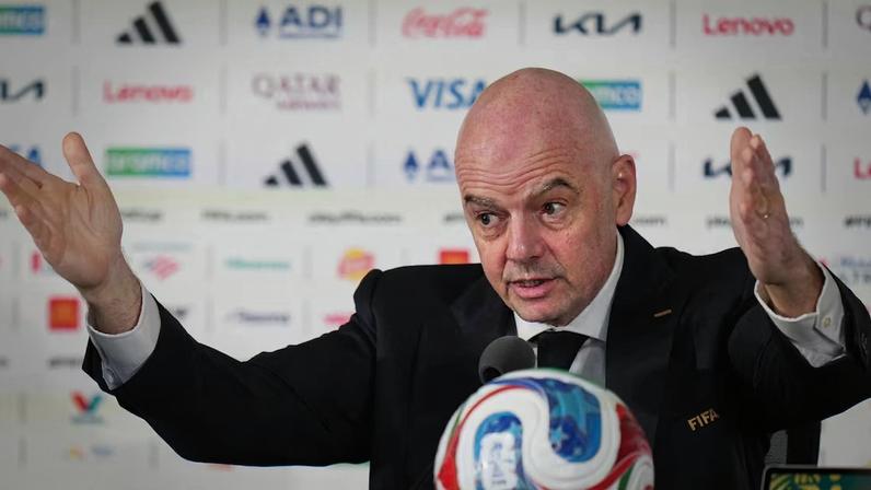Gianni Infantino cumpre atualmente seu terceiro mandato à frente da Fifa.