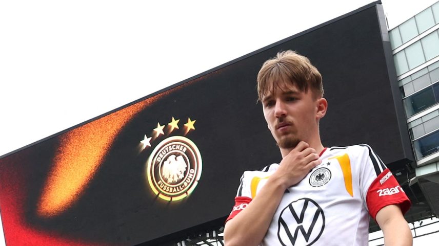 Lennart Karl, promessa do Bayern, desfalca seleção alemã na Copa do Mundo após sofrer lesão.