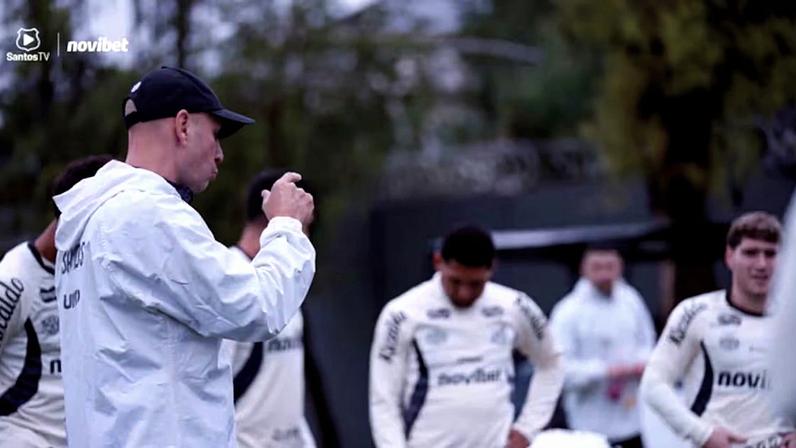 Mau tempo não atrapalhou treino do Peixe durante a intertemporada.