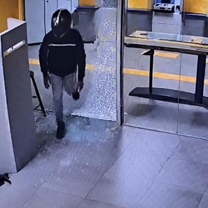 Funcionário de segurança é suspeito de furtar armas de cofre em banco