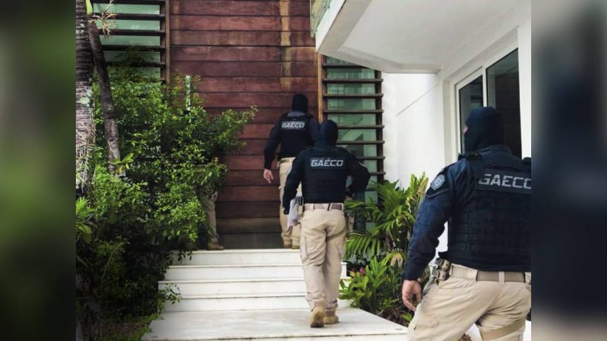 CERCO - Casa do ex-deputado Uldurico Júnior, em Eunápolis, na Bahia: preso por facilitar a fuga de chefe de facção local