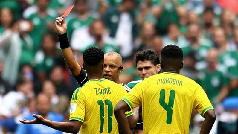Fifa rejeita pedido da África do Sul e mantém suspensão de jogador na Copa