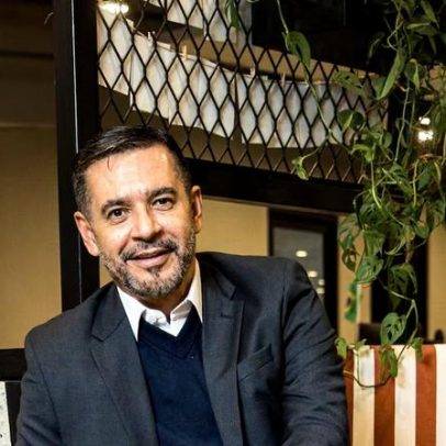 CEO que cozinha para funcionários deixa cargo para passar tempo com a família