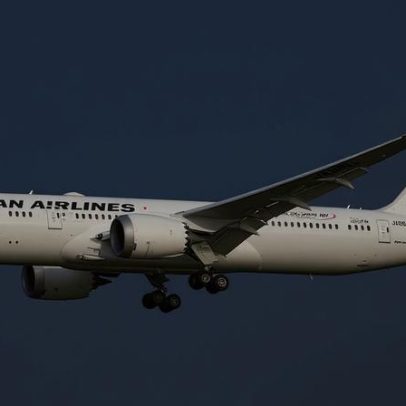 Pane em avião atrasa viagem de japoneses para ver seleção asiática na Copa