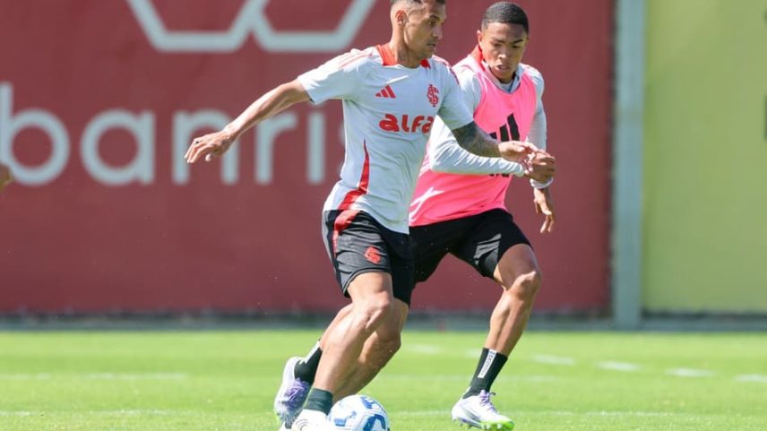 Alan Patrick, meia, e Luis Otávio, volante do Internacional, em treino no CT Parque Gigante (Foto: Ricardo Duarte/SC Internacional)