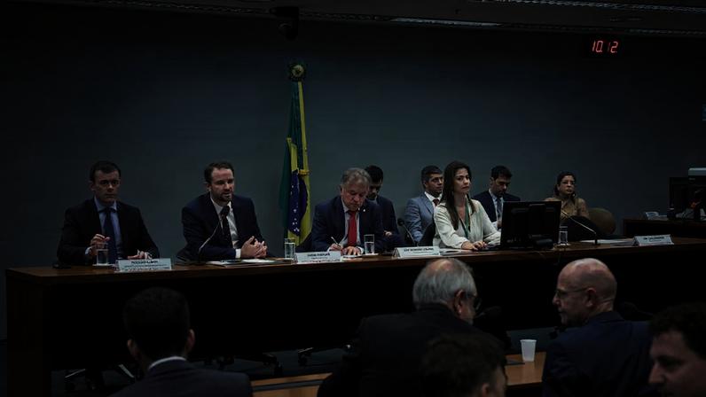 O ministro da Fazenda, Dario Durigan, participa de audiência na Câmara na quarta-feira, 17
